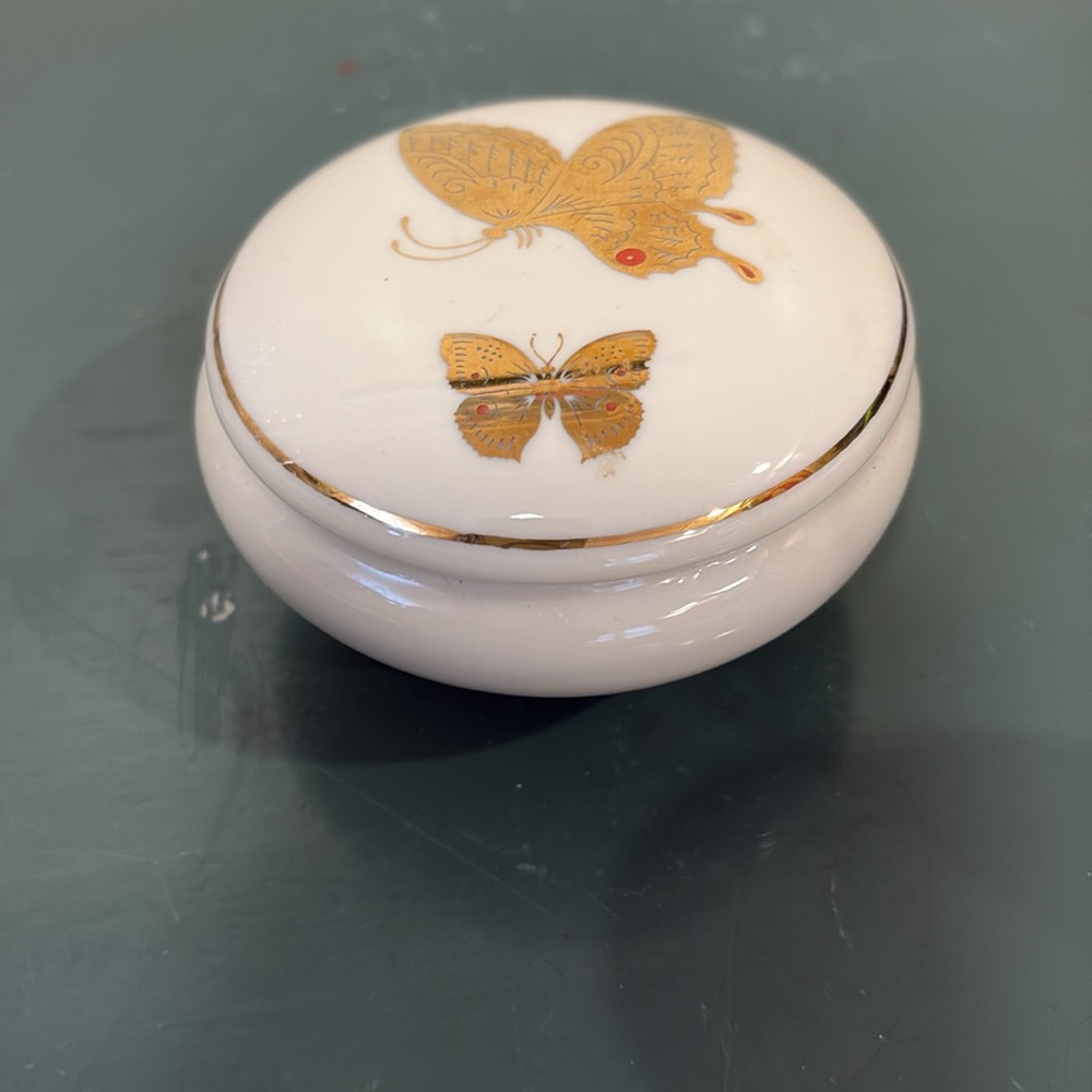 Vintage Takahashi of San Francisco Porcelain Trinket Box. - Picture 2 of 5